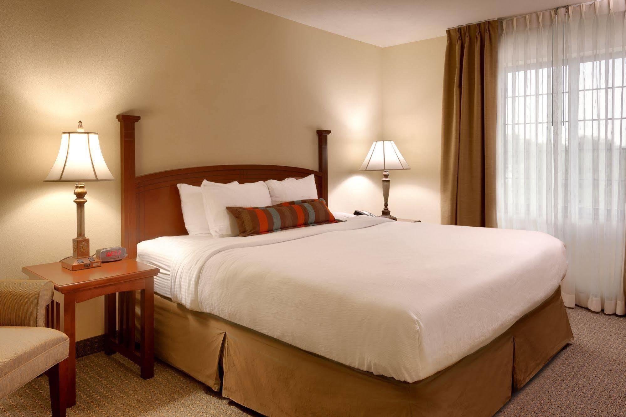 Staybridge Suites Omaha 80Th And Dodge, An Ihg Hotel Eksteriør billede